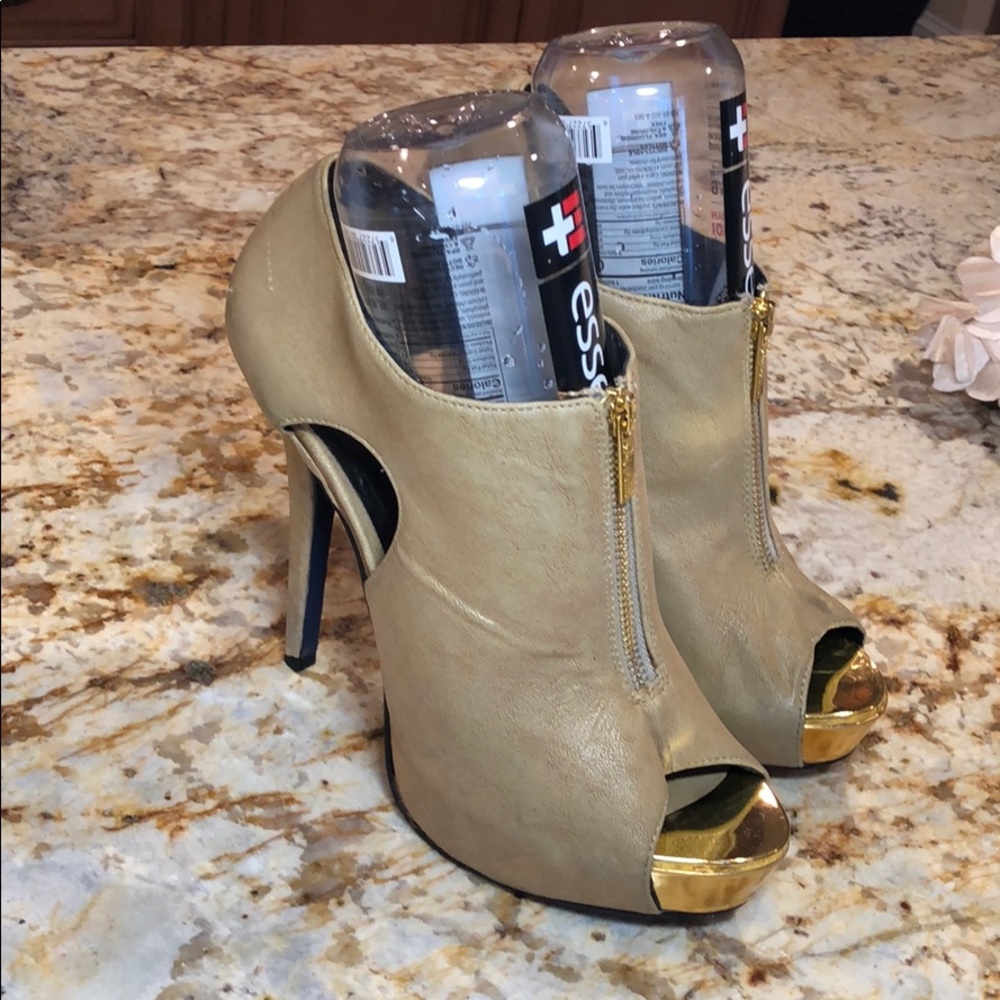 Beige suede zip shoes by Promise w gold accent toe